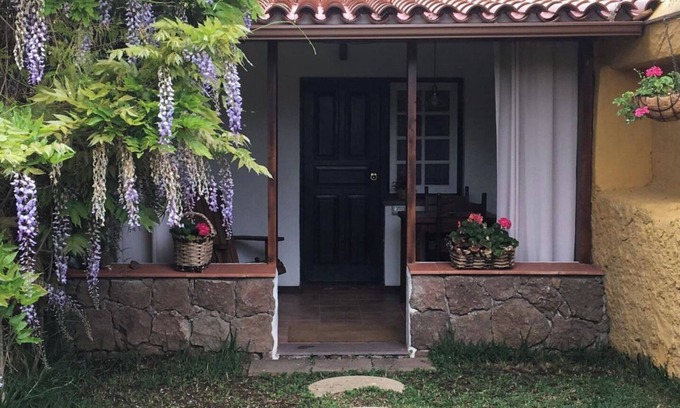 Los Realejos Cottage | Experience Casa Rural La Gañanía - Garden Cottage Retreat