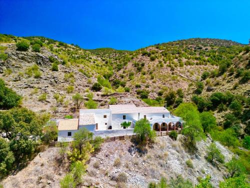 Sierro Ski Chalet | Pet-Friendly Retreat at Casa Rural La Hidalga – Family Haven