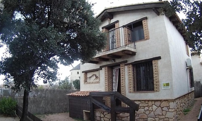 Ossa de Montiel House | Oceanfront Casa Rural La Ossa with Pet-Friendly Amenities