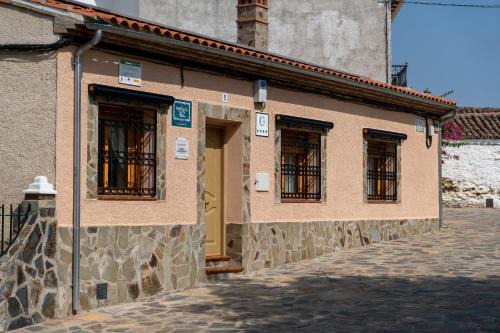 Carrascalejo Apartment | Pet-Friendly Retreat at Casa Rural La Posada del 42