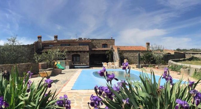 Plasenzuela House | Relax at Casa La Tahona del Abuelo – 4-Star Oceanfront Escape