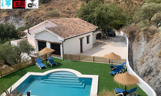Alora Ski Chalet | Discover Casa Rural Las Angosturas: 9.9 Rated Escape