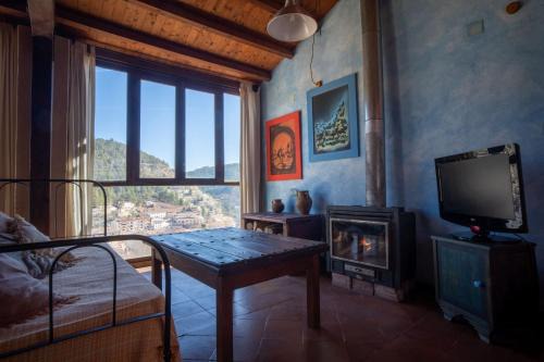 Alcala del Jucar House | Pet-Friendly Retreat at Casa Rural Los Ventanales, Rated 9.3