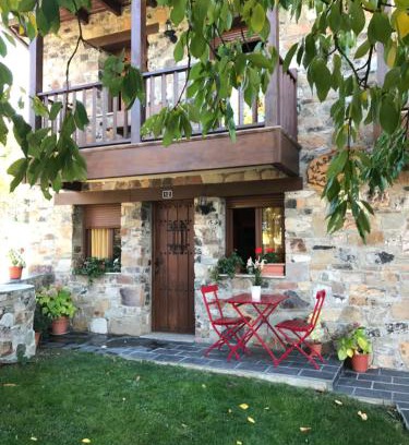 Fontoria House | Discover Casa Rural Magdalena - Family-Friendly Retreat