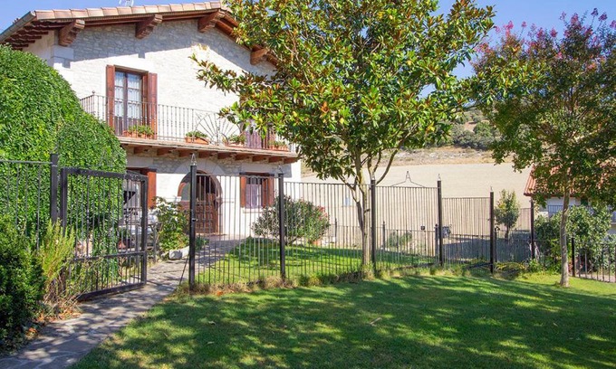 Cildoz House | Pet-Friendly Retreat at Casa Rural Malaika II - 10/10 Score