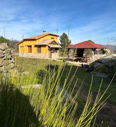 El Tiemblo House | Pet-Friendly Casa Rural Naranja with Oceanfront Views