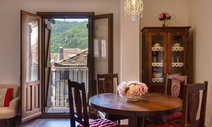 Anso Cottage | Guest Rated 10/10: Casa Rural Paloma with Spa & Kitchen