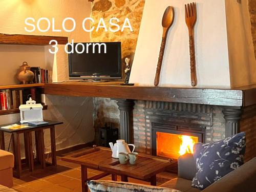 Cuacos de Yuste House | Idyllic Oceanfront Retreat at Casa rural Paraje de Yuste