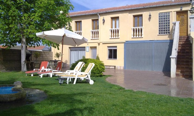 Valtierra House | Relax at Casa Rural Sancho el Fuerte - 4-Star Getaway