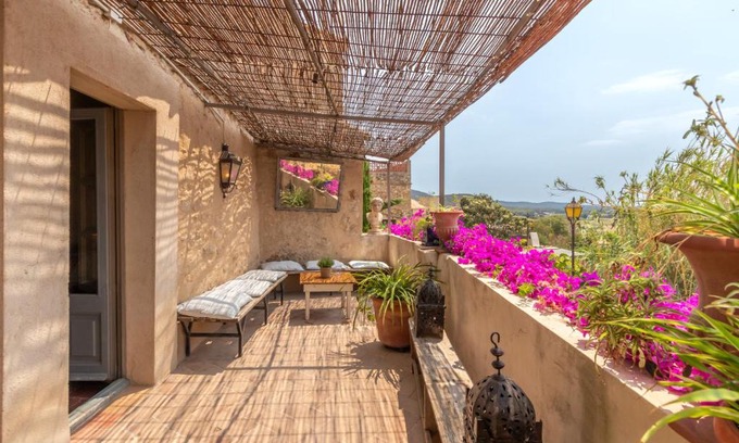 Pals House | Experience History at Casa Rural Siglo XVIII, 4-Star Retreat