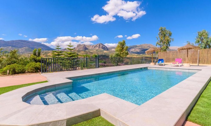 Riogordo House | Discover Casa Rural Tajo de Gómer Riogordo – 4-Star Oasis