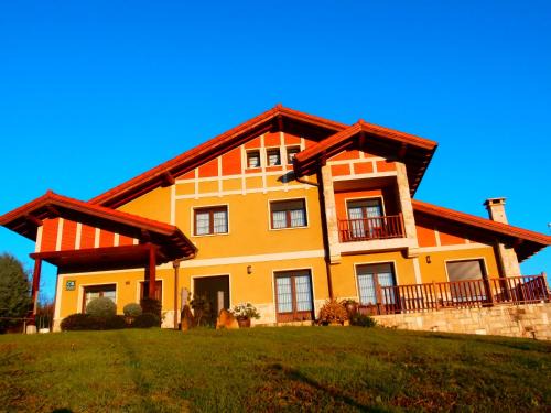Sopelana House | Explore Family-Friendly Comfort at Casa Rural Telleri