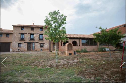 Escorihuela House | Pet-Friendly LA DESHILLA: 10/10 Rated Family Retreat