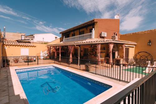 Almonacid de Toledo House | Elegant Casa Rural Villa Cristina in Almonacid de Toledo