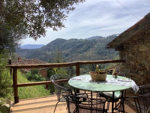 Villabuona House | Idyllic Casa rurale Colleccio with Ocean View & Dining
