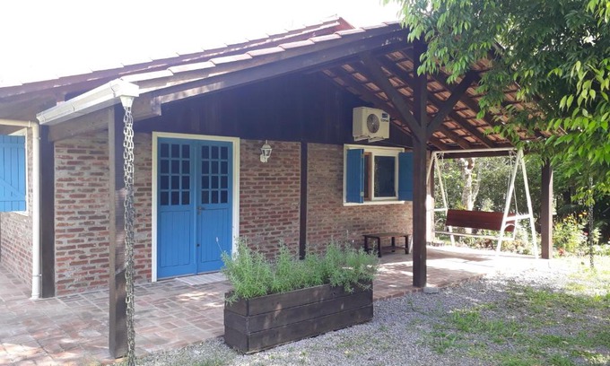 Santa Cruz do Sul Ski Chalet | Cozy Casa Rústica: Family-Friendly Getaway Awaits!
