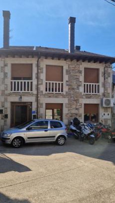 Lubian House | Experience Casa Rustica CESAR: Pet-Friendly & Family Comfort