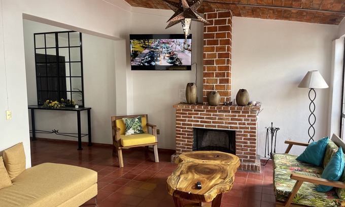 Chapala Centro House | Discover Casa Rustica de Chapala: Pet-Friendly Retreat