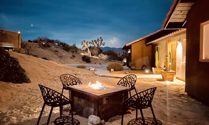 Yucca Valley House | Casa Rustik: Modern Rustic Oasis with 360° Views & Spa
