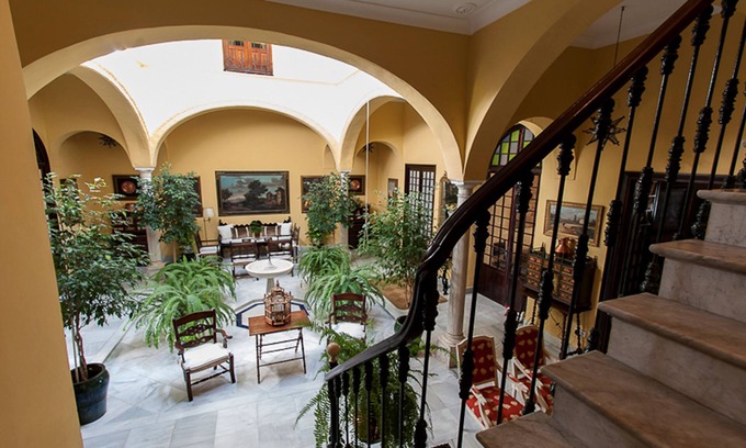 Palma del Rio House | Relax at Casa San José: Pool, Spa & Family-Friendly Fun