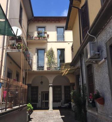 Sarnico House | Cozy Casa San Paolo: Family-Friendly Getaway Awaits