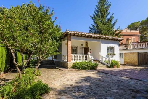 Navajas House | Family-Friendly Casa San Rafael with Expansive Garden Oasis