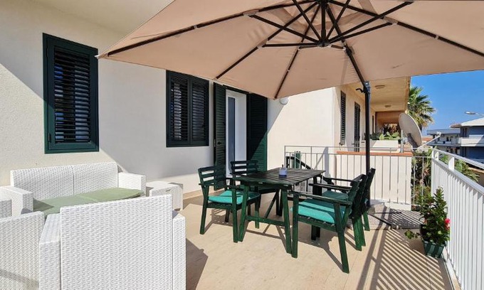 Marina di Ragusa House | Exceptional Stay at Casa SantaBarbara: Oceanfront & Pet Friendly