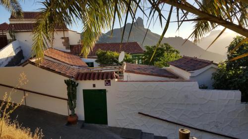 Tejeda House | Casa Santana Segura: Oceanfront Haven with 9.4 Rating