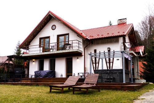 Cheia Villa | Villa Santha: Oceanfront Retreat with Spa & Pet-Friendly Perks