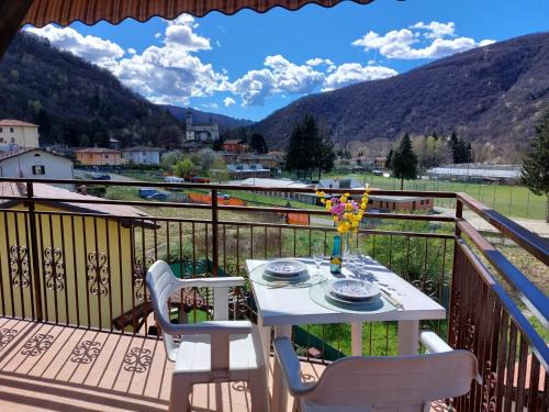 Dumenza Apartment | Child-Friendly Retreat at Casa Sassello - Appartamento Menta