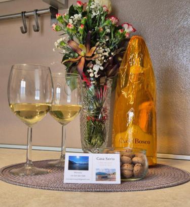 Pisogne Apartment | Casa Savia: Family-Friendly Retreat by Lake Iseo, Rated 9.5
