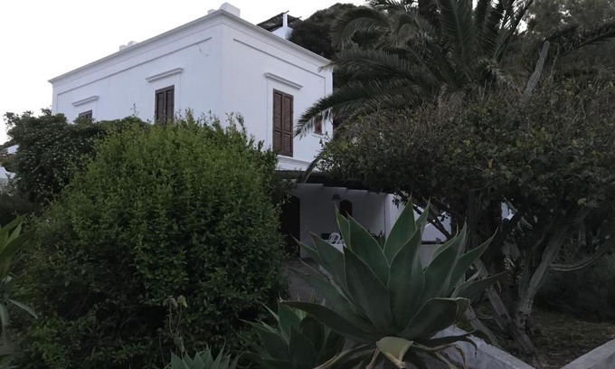 San Vincenzo House | Oceanfront Casa Schicciola: Breakfast & Family-Friendly Stay