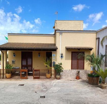 Marsala House | Top-Rated Casa Sciacca: Pet & Child Friendly Retreat