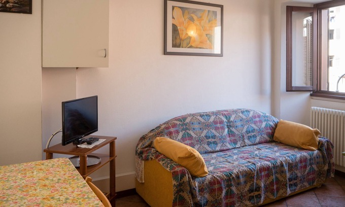 Domaso Apartment | Casa Scotti 12: Cozy One-Bedroom with Oceanfront Views