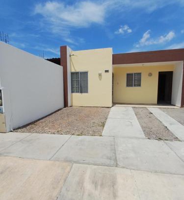 Los Mochis House | Family-Friendly Getaway at Casa Sendero: Your Ideal Retreat