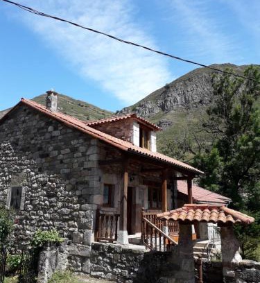 Vigidel House | Inviting Casa Serafo: Rated 9.4 with Hot Tub Access