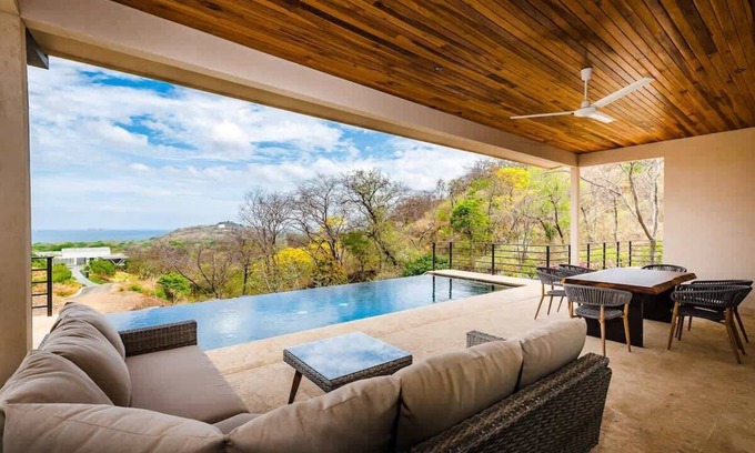 Brasilito House | Oceanfront 3 Bedroom Home with Pool and Spa, Rated 9.8/10