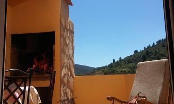 Santa Cruz de Moya Cottage | Perfect Casa Serrana: Spa & Family-Friendly Retreat for 8