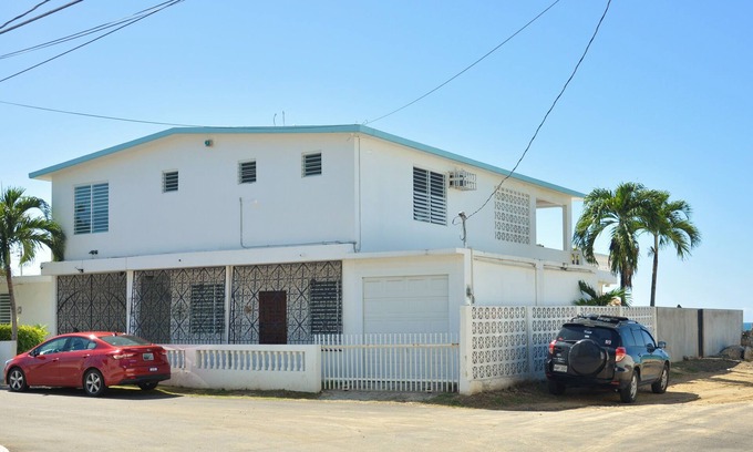 Stella Apartment | Beachfront Bliss: Casa Serrano with Ocean Views & Pool