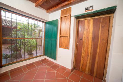 Santa Cruz de Mompox House | Inviting Casa Serrano with Kitchen & Child-Friendly Amenities