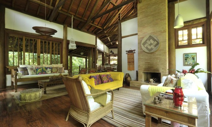 Camburi House | Experience Casa Sertão de Camburi: Ocean Views & Hot Tub
