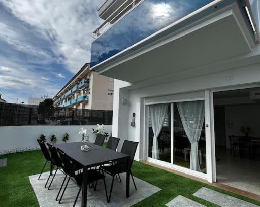 Alcanar House | Discover Casa Sete: Oceanfront Bliss with Pool Access