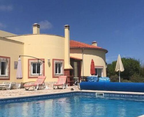 Obidos Villa | Relax at Casa Shally: Oceanfront, Pet-Friendly Retreat
