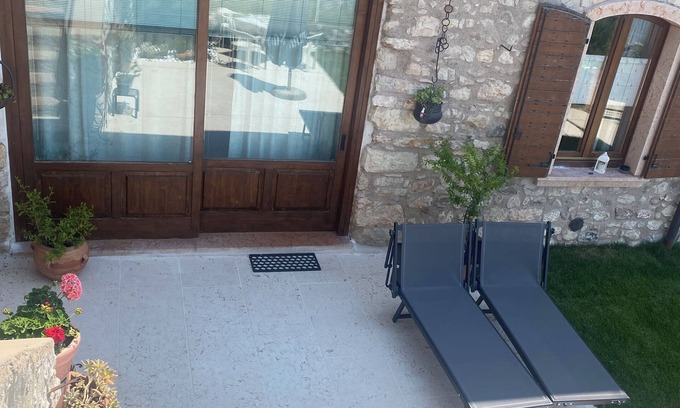 Albisano Apartment | Oceanfront Casa Silvia II: Guest Rated 10/10 Near Torri