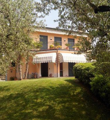 Padenghe sul Garda Apartment | Family-Friendly Escape at Casa Silvia - Rated 9.5/10