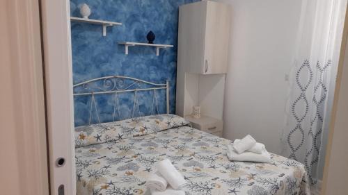 Lido Marini Apartment | Experience Casa Simo: Pet-Friendly with Ocean Views