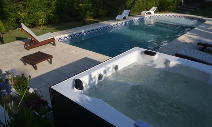 Villa General Belgrano House | Relax at Casa Simona Villa: 4-Star Poolside Oasis