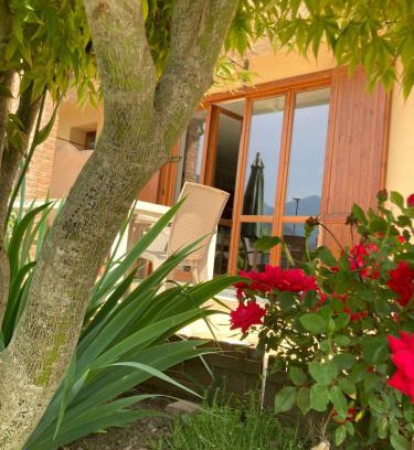 Crone House | Casa Simonetta: Family and Pet-Friendly Retreat Awaits