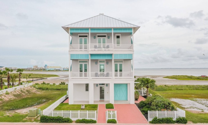The Shores House | Casa Sirena: Private Pool Retreat with Ocean Views