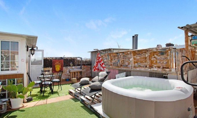 Castillo del Romeral Apartment | Family-Friendly Escape at Casa Siryo with Hot Tub Bliss